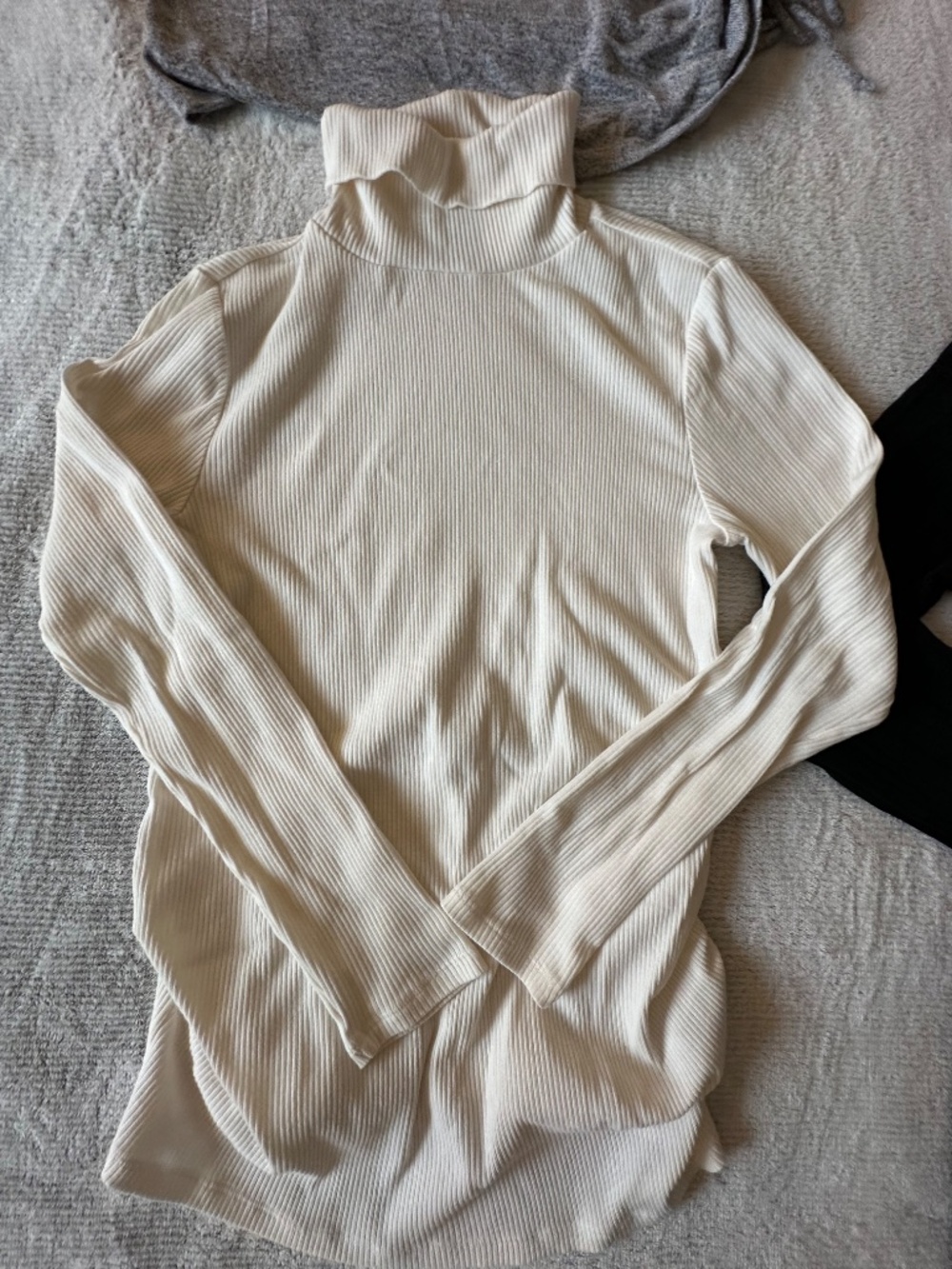 Medium maternity clothes bundle - Picture 4 of 9